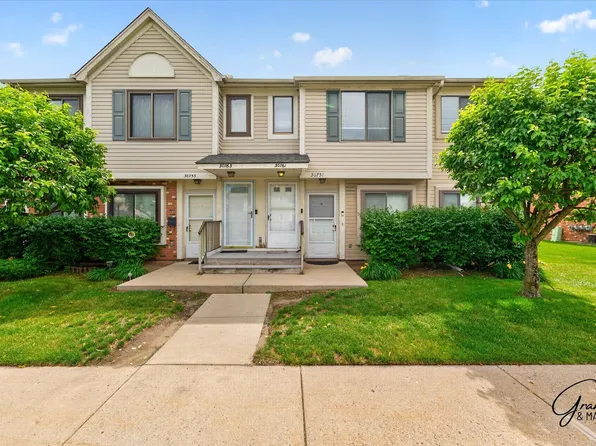 30761 Hidden Pines Ln, Roseville, MI 48066