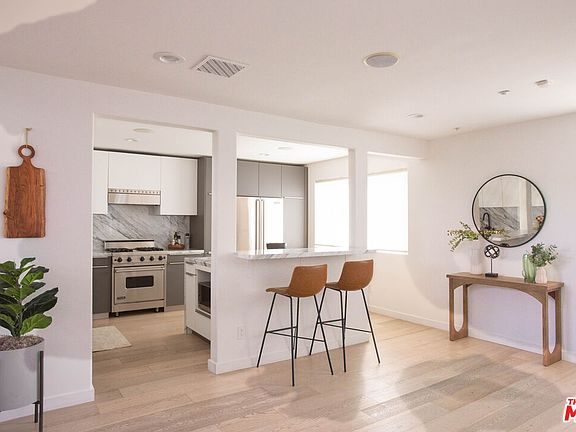 3rd image of 1212 Ocean Park Blvd Unit 16