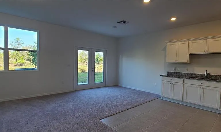 393 Madison Dr — Photo 9