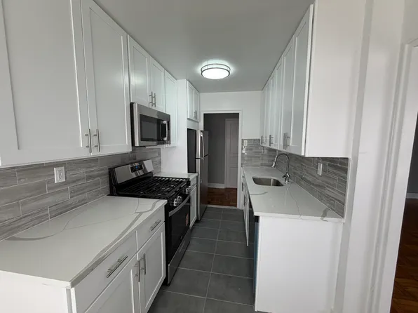 (undisclosed Address), Fresh Meadows, NY 11365