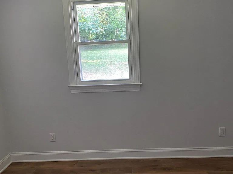 3909 Elmwood Dr — Photo 9