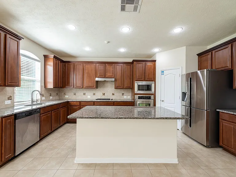 6402 Addlestone Ridge Ln — Photo 7