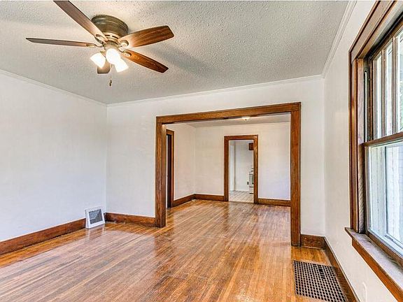 4th image of 514 Northwestern Ave