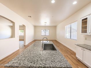 6517 W Castle Pines Way, Tucson, AZ 85757