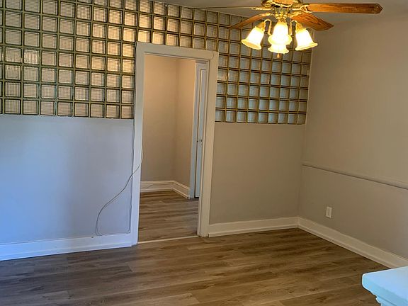 5th image of 54 Parkwood St