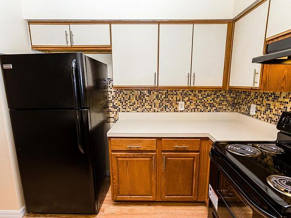 5th image of 305 Caldbeck Way