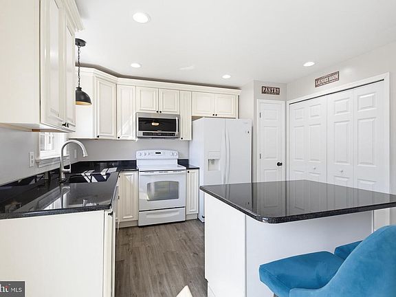 5th image of 2792 Madison Ct