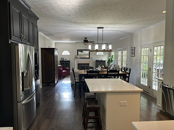 Kitchen/family room