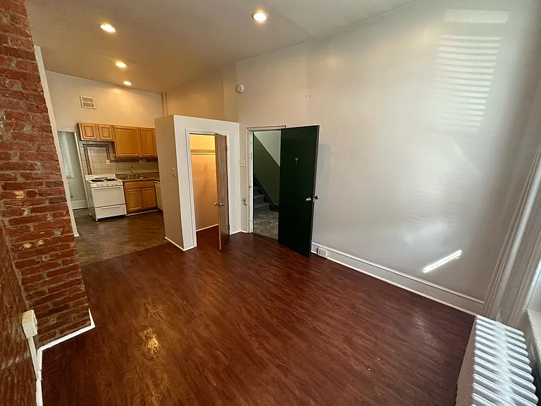 2311 Christian St #1F — Photo 1