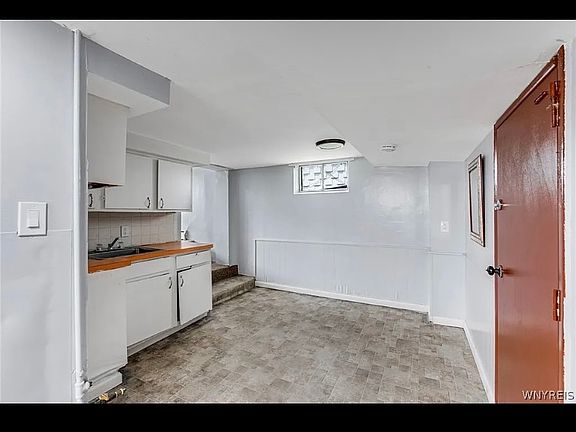 5th image of 1368 E Delavan Ave #1