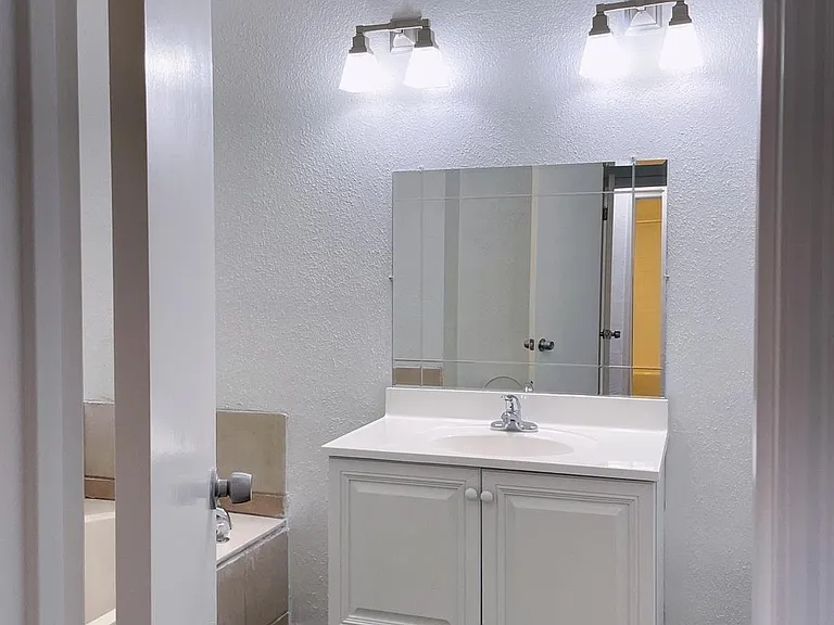 21107 Highland Lake Dr #3 — Photo 7
