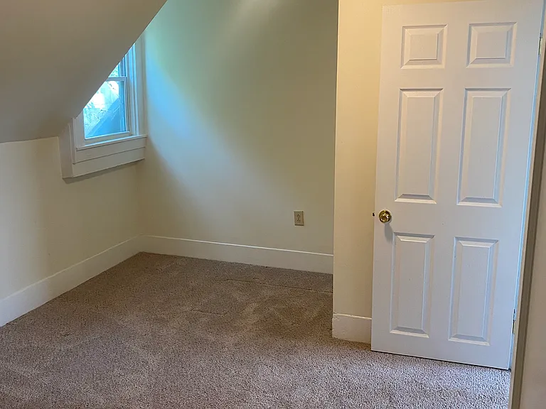 36 Delaware Ave #D — Photo 15