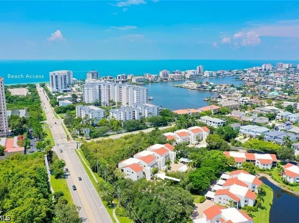 592 Beachwalk Cir APT 105, Naples, FL 34108
