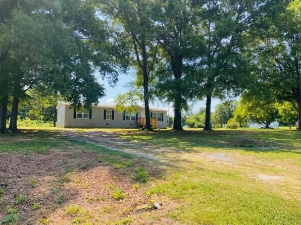 210 Classic Ln, Chatsworth, GA 30705