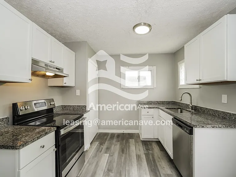1187907_004_kitchen_5.jpg