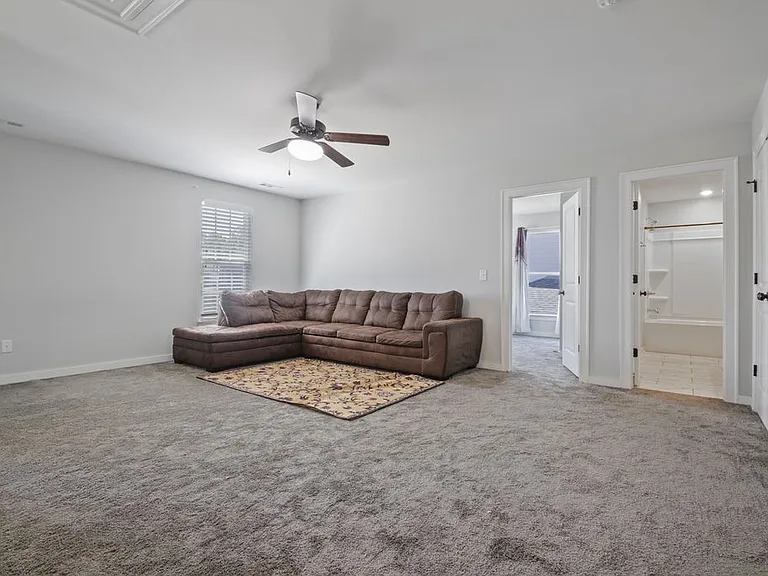 917 Plowson Rd — Photo 27