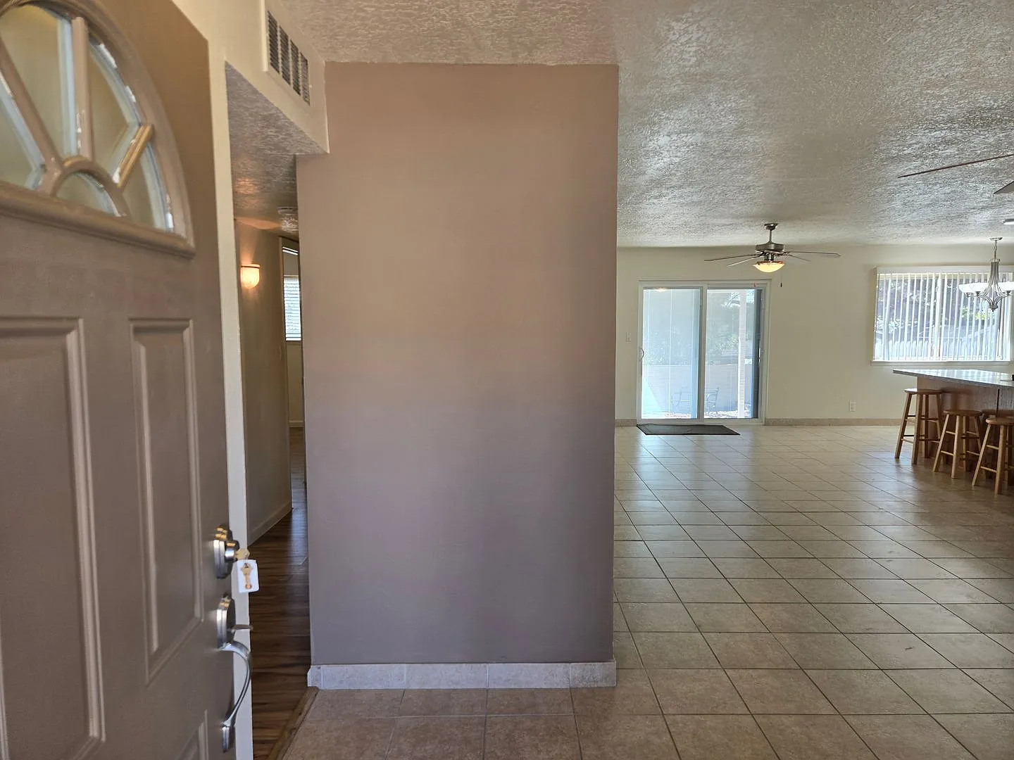 East Of Tramway Close To Kafb & Snl! — Photo 2