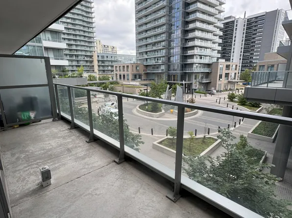 52 Forest Manor Rd #313, Toronto, ON M2J 0E2