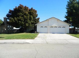 13239 Snowview Rd, Victorville, CA 92392