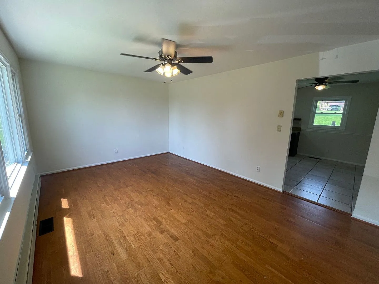 Dublin, 3 BR / 1 BA Available — Photo 2