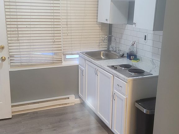 3rd image of 7151 Buist Ave #1