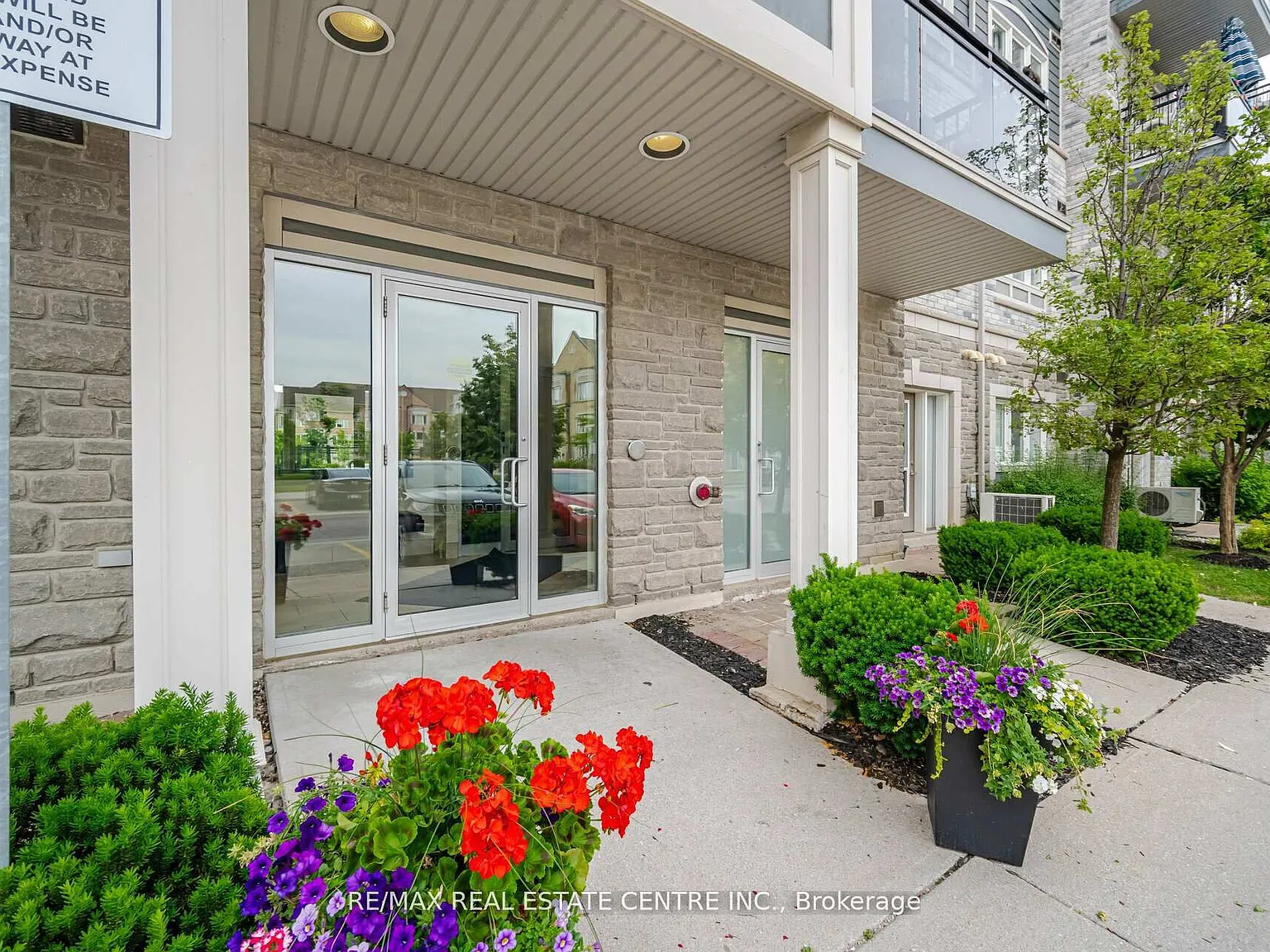 1 bed, $2,400 — Photo 2