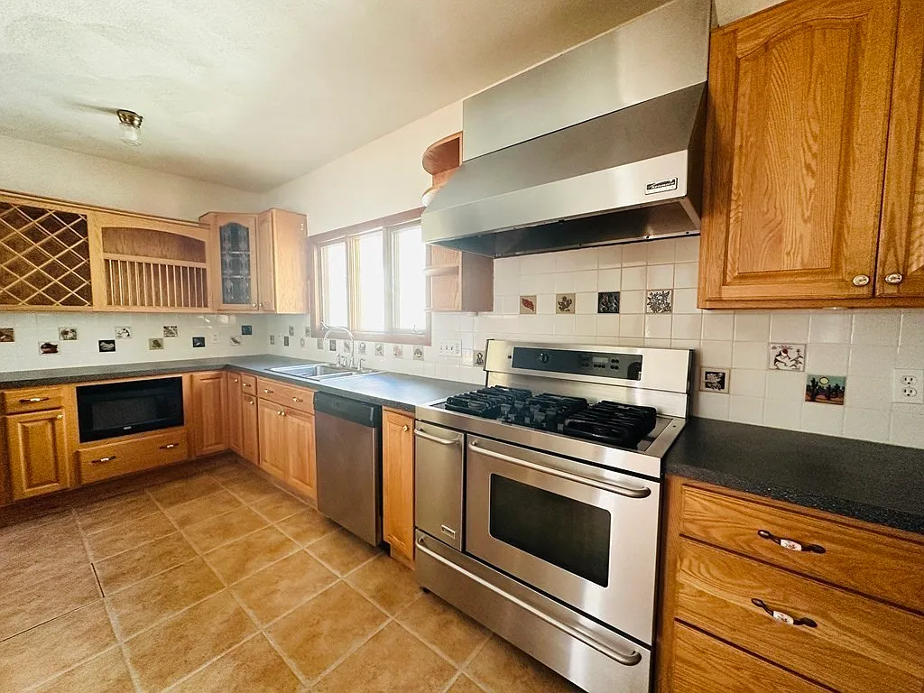 Building Photo - 93 Partridge Ave #2