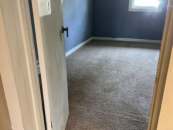 3rd image of 220 E Van Buren St APT 1