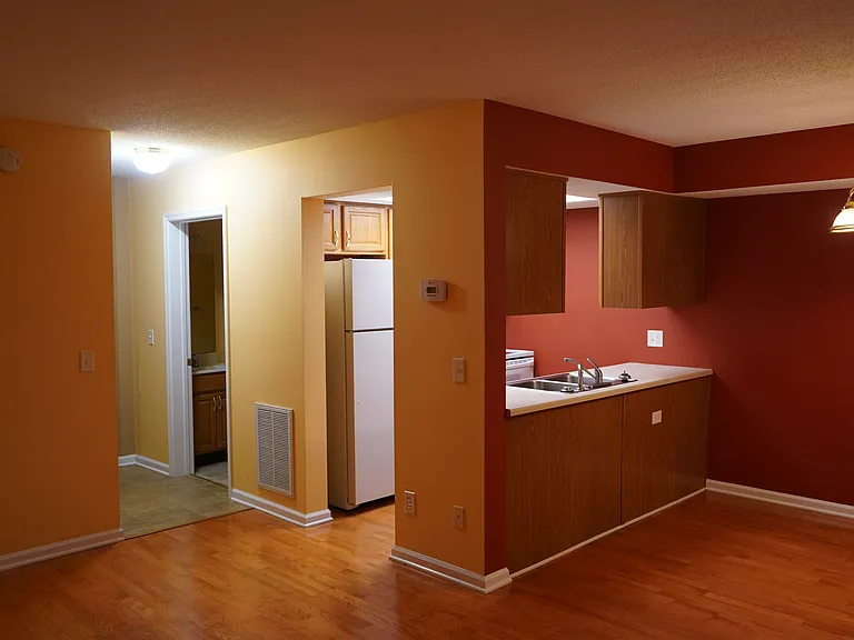 1094 Oakdale Ct — Photo 4