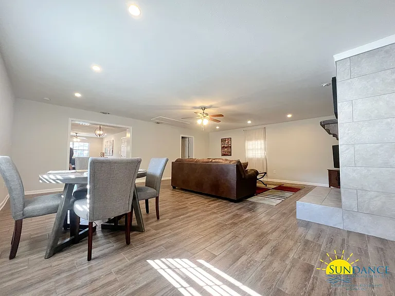 129 Boyce Dr — Photo 2