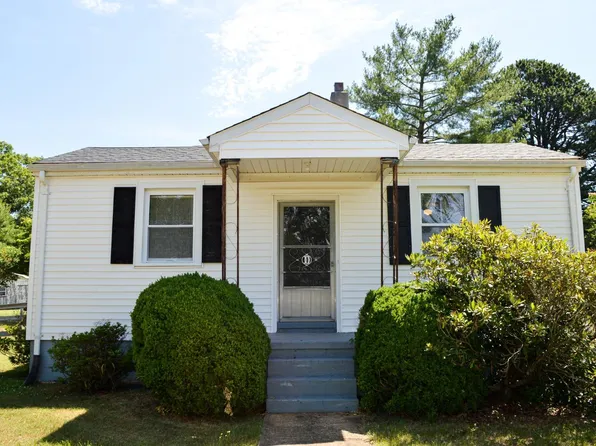 1060 Music St, Gretna, VA 24557
