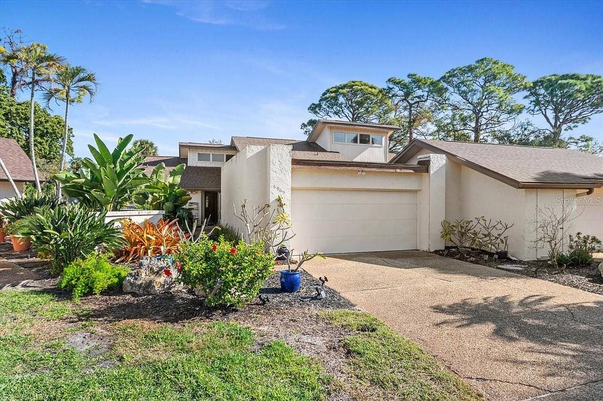 5905 La Vista Ln