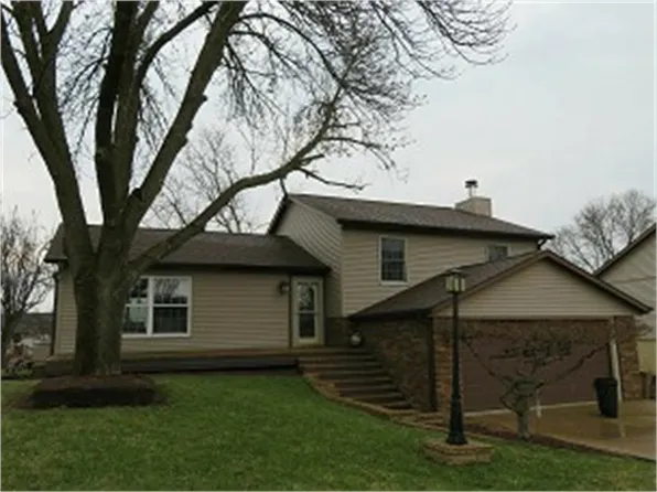 456 Shinoak Ct, Dubuque, IA 52003