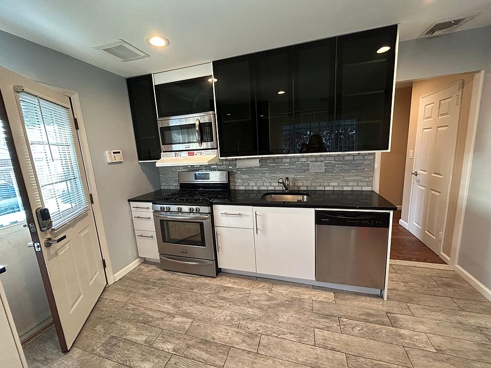 2nd image of 130 Fredrick Ave