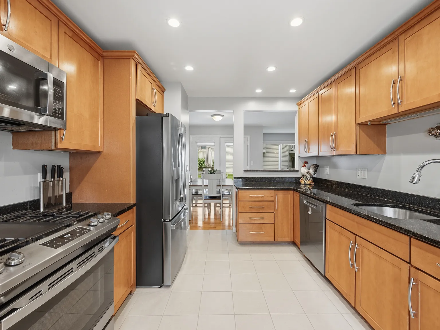 3 bed, 2.5 bath, 1499 sqft, $2,800 — Photo 3