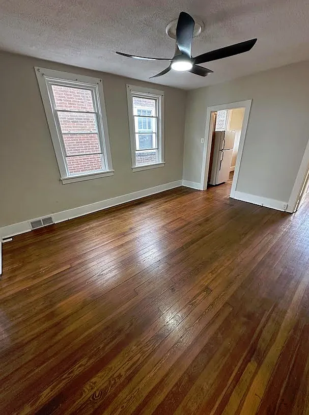 1212 Holmes Street - 2 — Photo 3