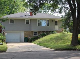 2318 24th St NW, Rochester, MN 55901