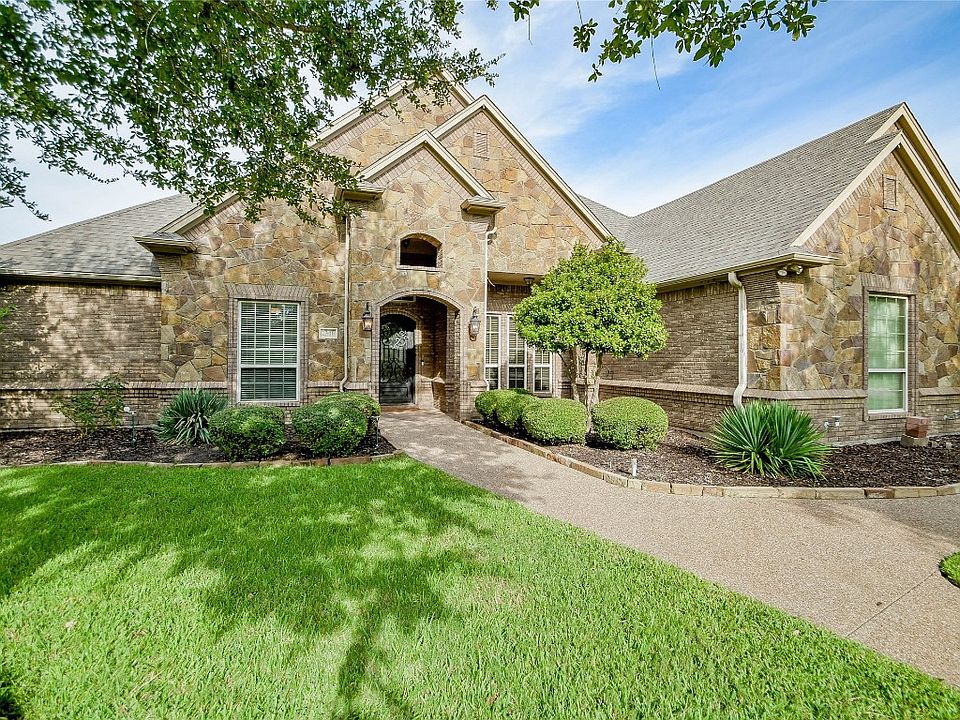 1st image of 2300 Waters Edge Dr