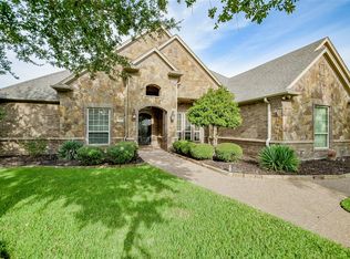 2300 Waters Edge Dr, Granbury, TX 76048