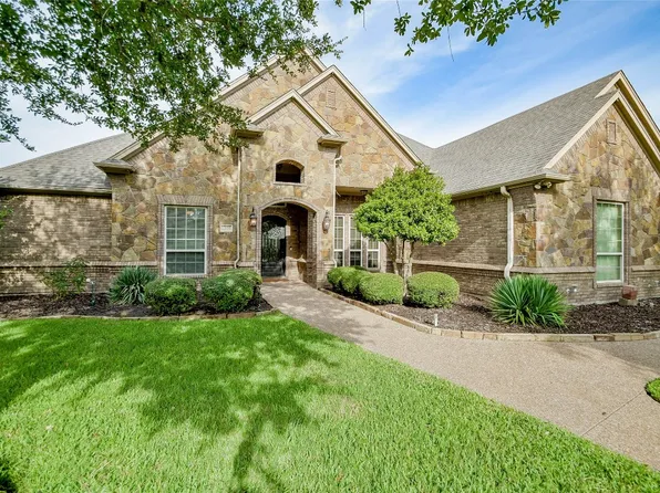 2300 Waters Edge Dr, Granbury, TX 76048