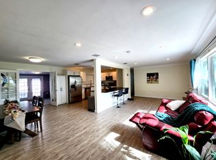 6049 45th Ave N, Kenneth City, FL 33709