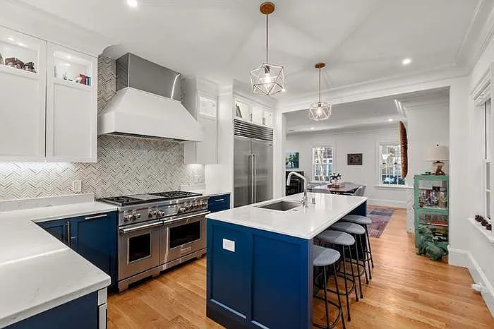 4 bed, 4.5 bath, $7,500 — Photo 3