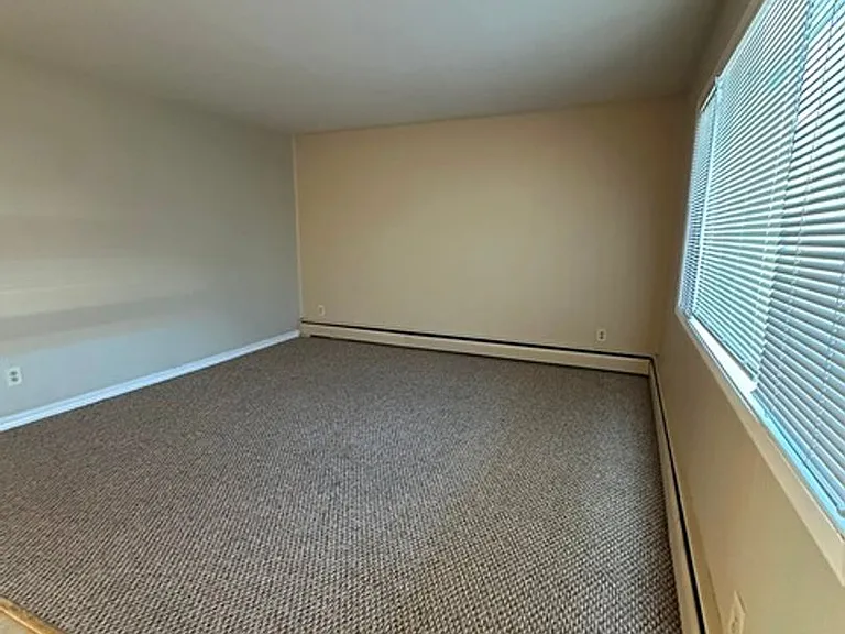 2544 Union St — Photo 18