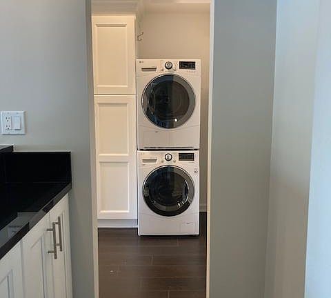 Washer/Dryer in kitchen
