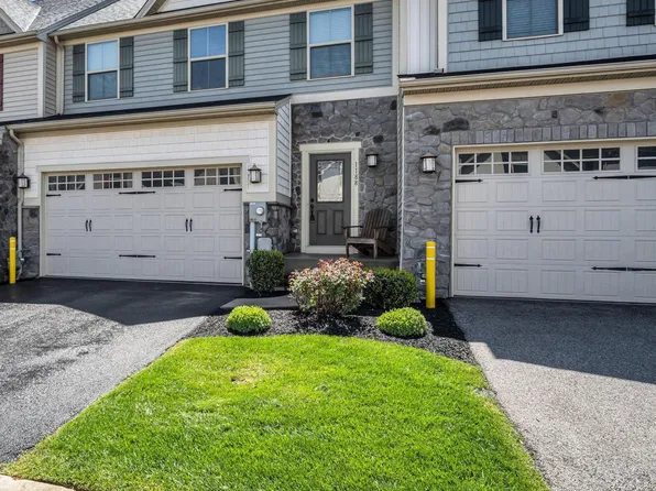 1188 Fieldbrook Cir #23, York, PA 17403