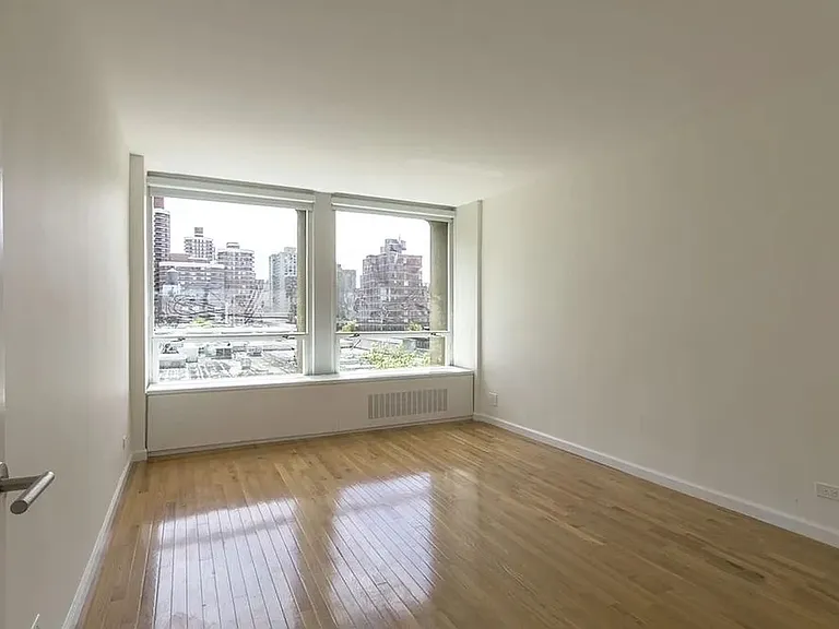300 E 33rd St #7P — Photo 5
