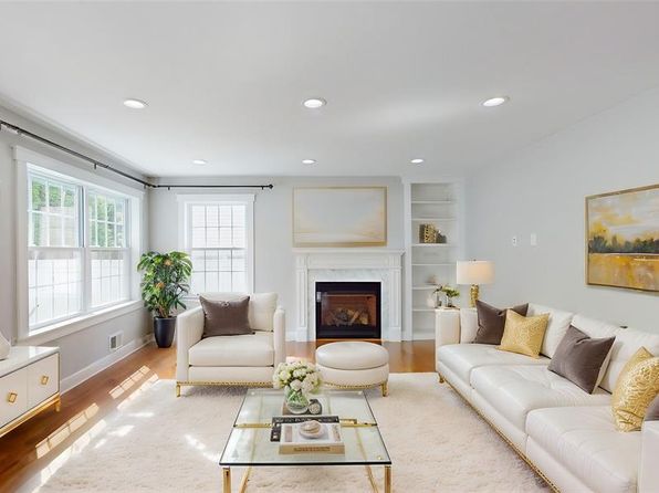 297 Adams Ave, River Edge, NJ 07661