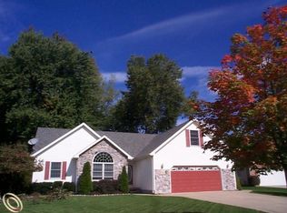 354 Rosewood Dr, Marysville, MI
