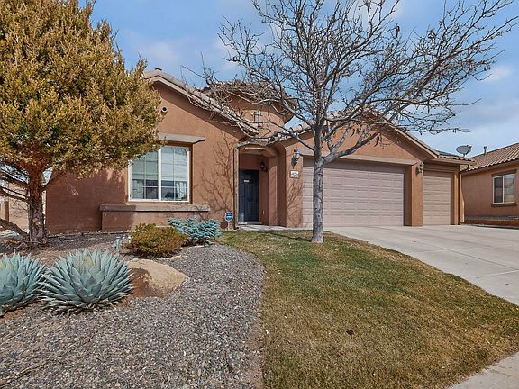 3rd image of 4021 Paseo Vista Pl NE