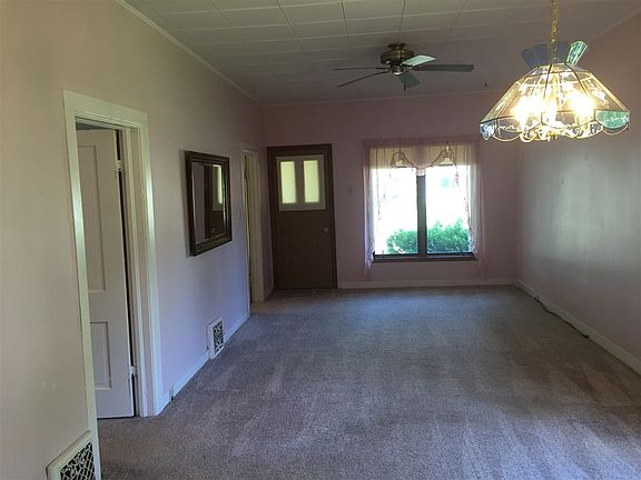 4th image of 821 Deleglise St
